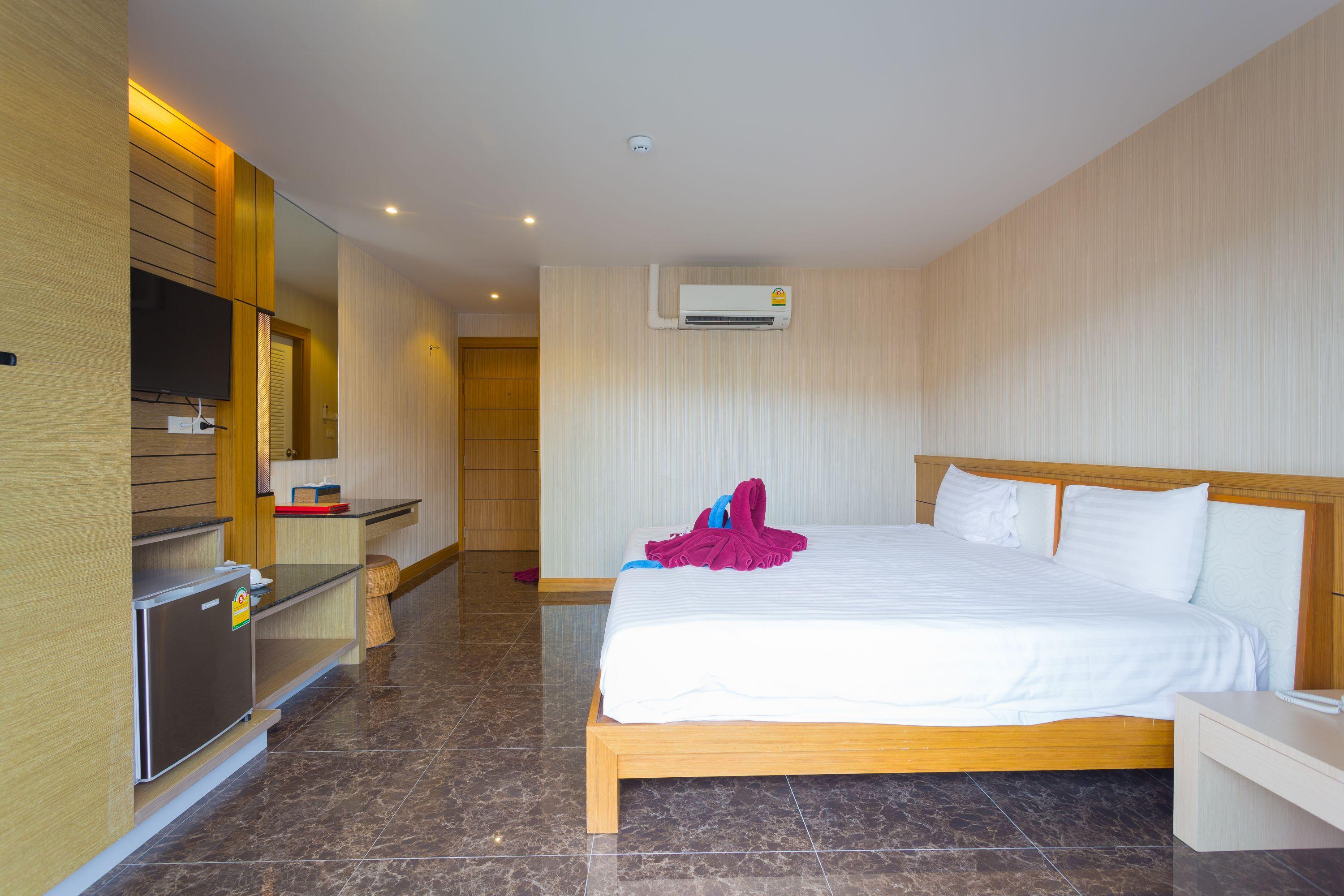 Anda Beachside Hotel Karon Bagian luar foto